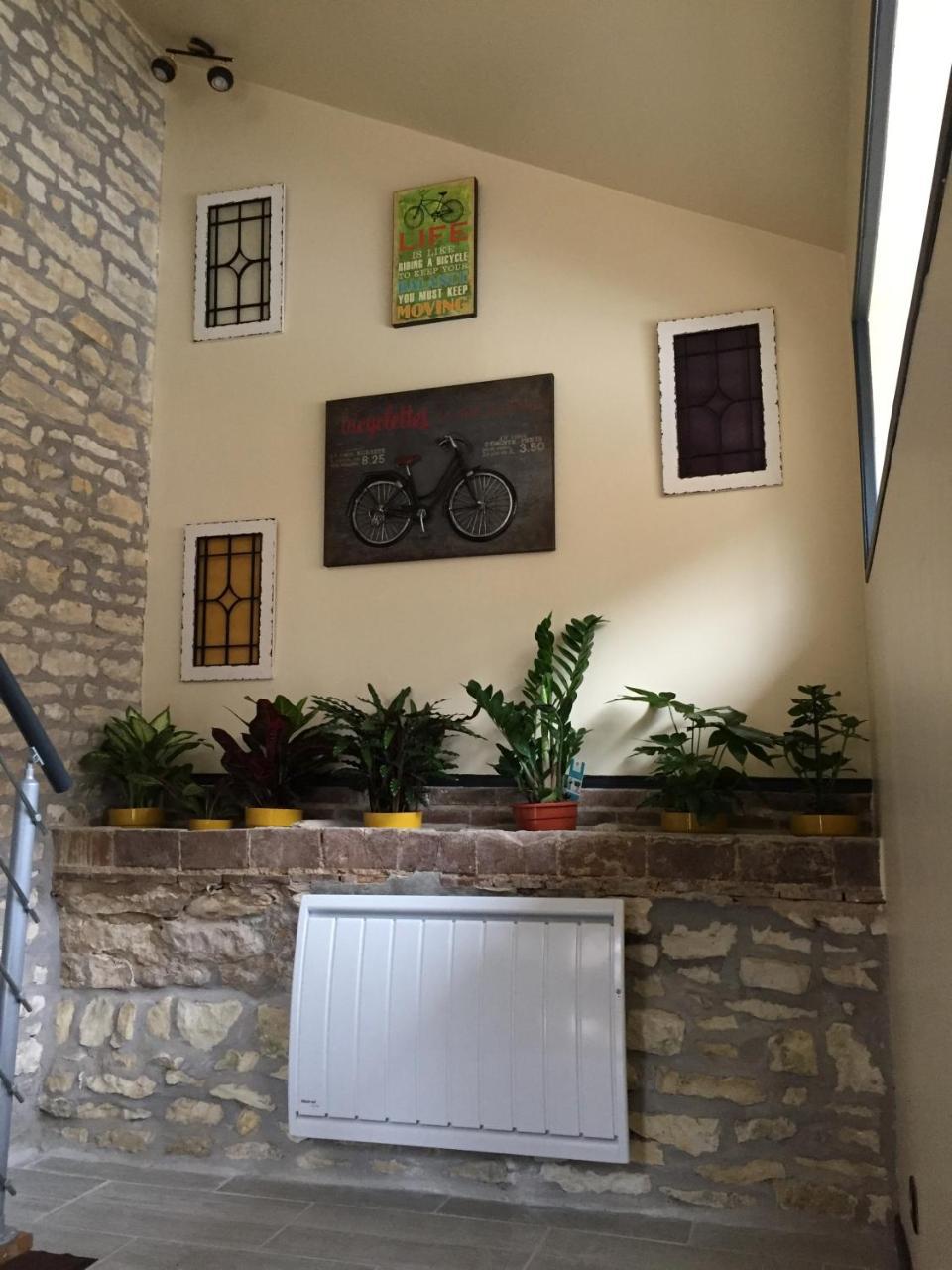 Le Rouge & Blanc Bed & Breakfast Saint-Maurice-le-Vieil Exterior foto